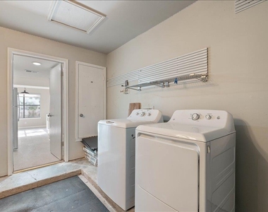 9209 Kempler Dr - Photo Thumbnail 6