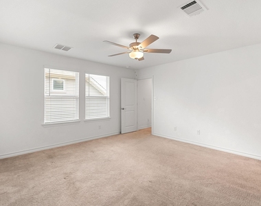 223 Flowers Ave - Photo Thumbnail 12