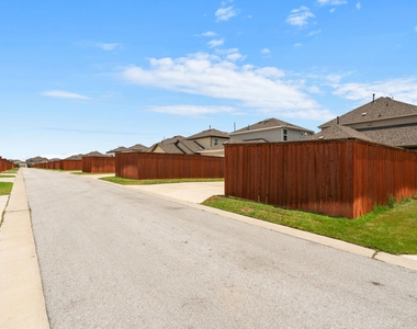 223 Flowers Ave - Photo Thumbnail 20