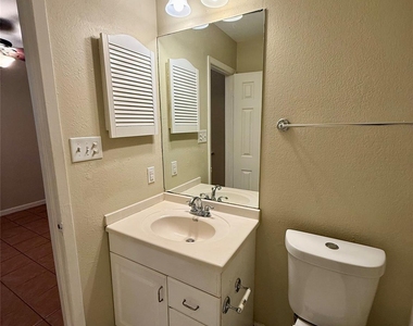 10805 Lanshire Dr - Photo Thumbnail 10