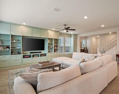 7805 House Finch Dr - Photo Thumbnail 2