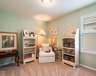 7805 House Finch Dr - Photo Thumbnail 9