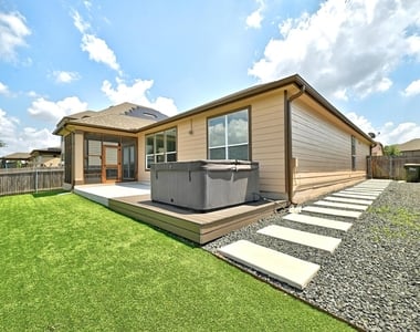 173 Apricot Dr - Photo Thumbnail 1