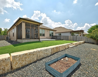 173 Apricot Dr - Photo Thumbnail 3