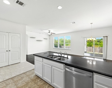 173 Apricot Dr - Photo Thumbnail 14
