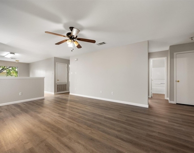 3213 Crownover St - Photo Thumbnail 6