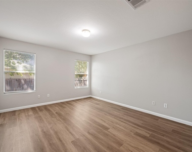 3213 Crownover St - Photo Thumbnail 13