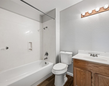 3213 Crownover St - Photo Thumbnail 18