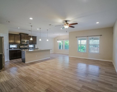 313 Longhorn Cavern Rd - Photo Thumbnail 2