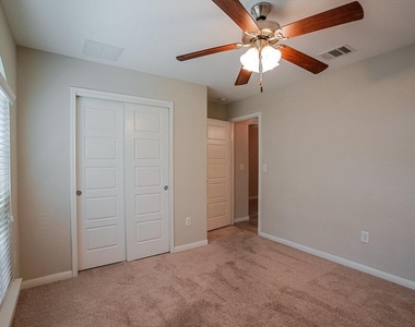313 Longhorn Cavern Rd - Photo Thumbnail 15