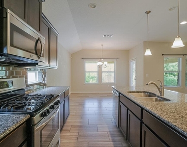 313 Longhorn Cavern Rd - Photo Thumbnail 8