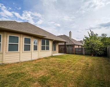 2734 San Milan Pass - Photo Thumbnail 19