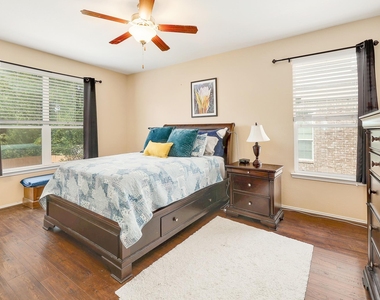 217 Sheepshank Dr - Photo Thumbnail 16