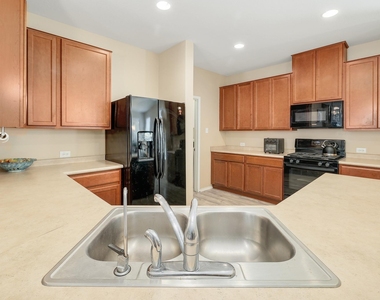 217 Sheepshank Dr - Photo Thumbnail 11