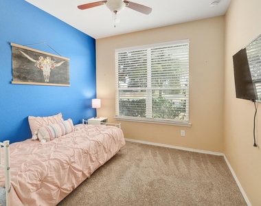 217 Sheepshank Dr - Photo Thumbnail 21