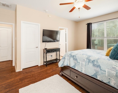 217 Sheepshank Dr - Photo Thumbnail 17
