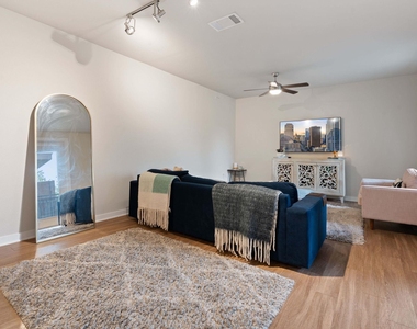 1900 Barton Springs Rd - Photo Thumbnail 4
