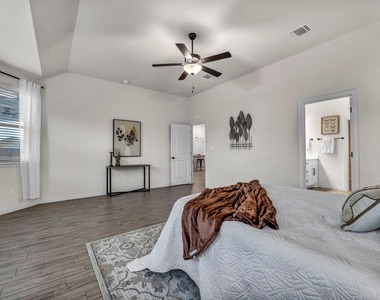 132 Goshen Dr - Photo Thumbnail 14