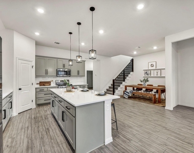 132 Goshen Dr - Photo Thumbnail 5