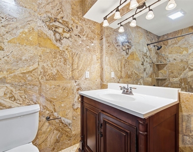 8400 Jamestown Dr - Photo Thumbnail 16