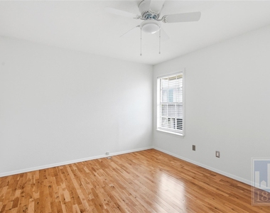 8400 Jamestown Dr - Photo Thumbnail 11