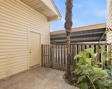 8400 Jamestown Dr - Photo Thumbnail 20
