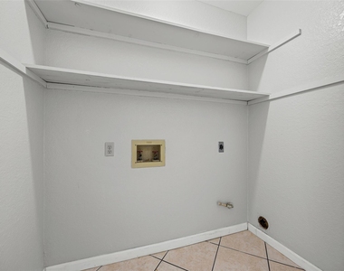 2502 Cynthia Ct - Photo Thumbnail 24