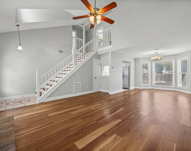 2502 Cynthia Ct - Photo Thumbnail 9