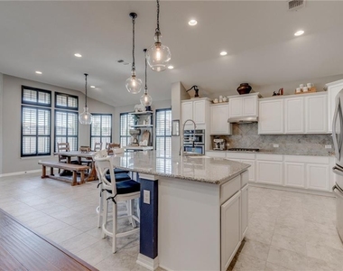 1528 Graford St - Photo Thumbnail 7