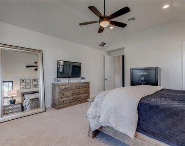 1528 Graford St - Photo Thumbnail 15