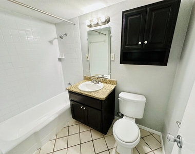 601 W 11th St - Photo Thumbnail 13