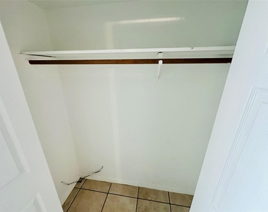 601 W 11th St - Photo Thumbnail 15