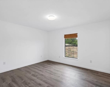 150 Hart Ln - Photo Thumbnail 14