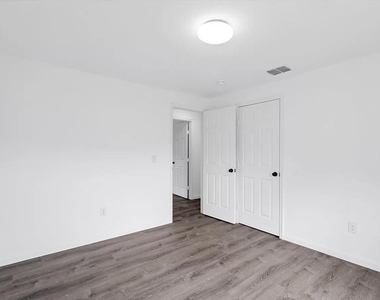 150 Hart Ln - Photo Thumbnail 9