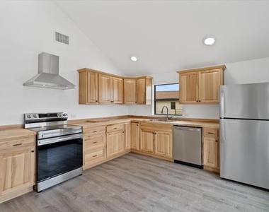 150 Hart Ln - Photo Thumbnail 3