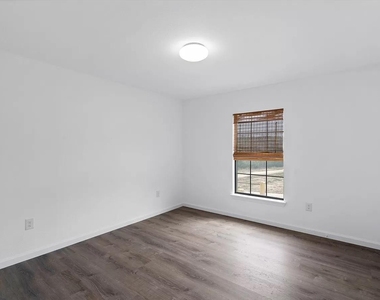 150 Hart Ln - Photo Thumbnail 6