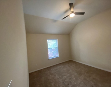 1002 Mesquite Hollow Pl - Photo Thumbnail 20