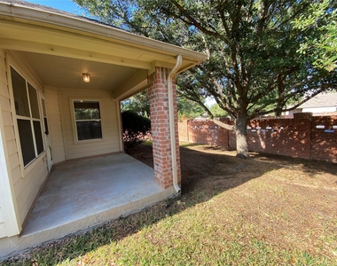 1002 Mesquite Hollow Pl - Photo Thumbnail 34