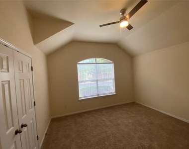 1002 Mesquite Hollow Pl - Photo Thumbnail 19