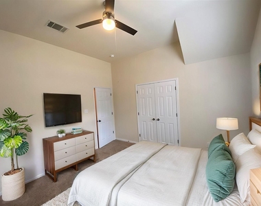 1002 Mesquite Hollow Pl - Photo Thumbnail 15