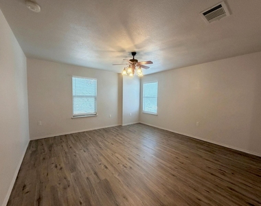 4601 Nuckols Crossing Rd - Photo Thumbnail 6