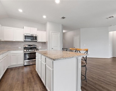 7405 Spring Ray Dr - Photo Thumbnail 4