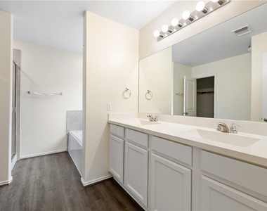 7405 Spring Ray Dr - Photo Thumbnail 7