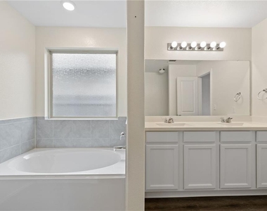 7405 Spring Ray Dr - Photo Thumbnail 6