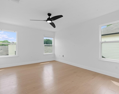 7204 Carver Ave - Photo Thumbnail 19