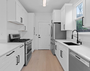 7204 Carver Ave - Photo Thumbnail 10