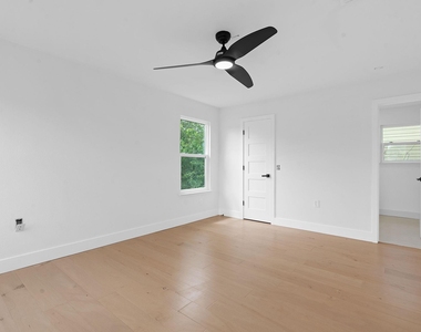 7204 Carver Ave - Photo Thumbnail 20