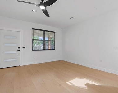 7204 Carver Ave - Photo Thumbnail 18