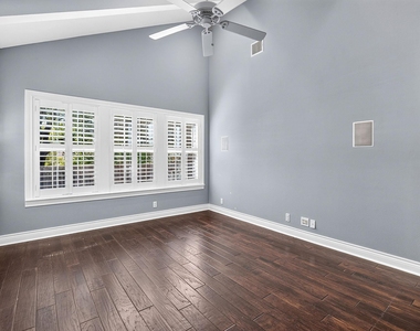 1710 Wethersfield - Photo Thumbnail 13