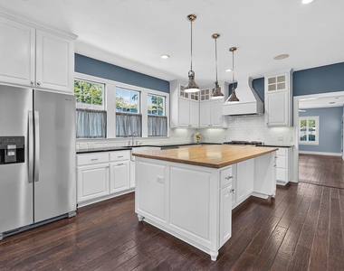 1710 Wethersfield - Photo Thumbnail 5